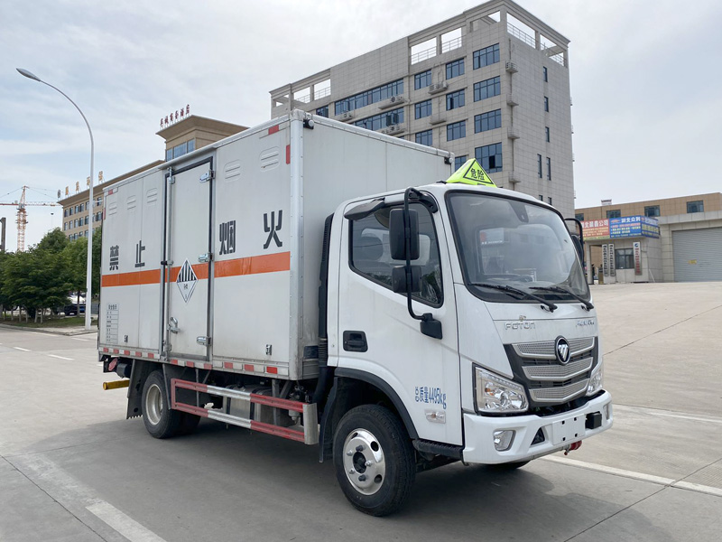 雜項(xiàng)危險(xiǎn)物品廂式運(yùn)輸車(chē)，運(yùn)輸車(chē)，運(yùn)輸車(chē)廠(chǎng)家，楚勝集團(tuán)