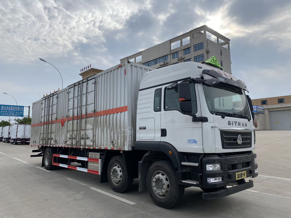易燃液體廂式運(yùn)輸車(chē)，廂式運(yùn)輸車(chē)，楚勝汽車(chē)集團(tuán)